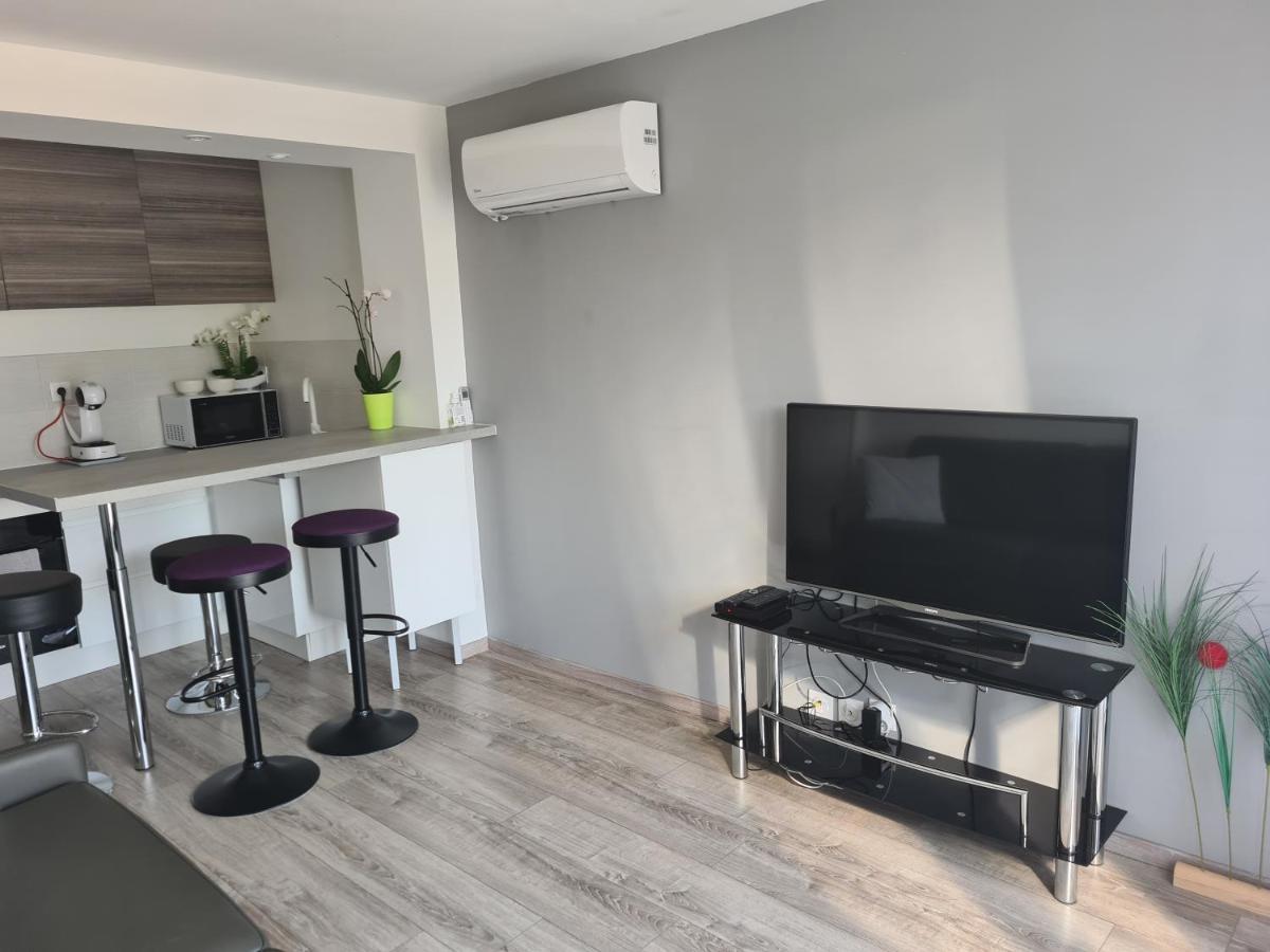 Spacieux Studio Dans Le Beaujolais Saint-Georges-de-Reneins Εξωτερικό φωτογραφία