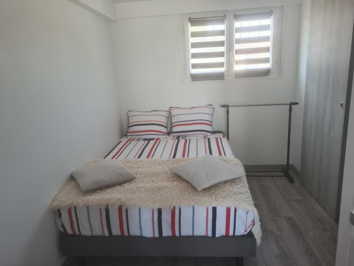 Spacieux Studio Dans Le Beaujolais Saint-Georges-de-Reneins Εξωτερικό φωτογραφία