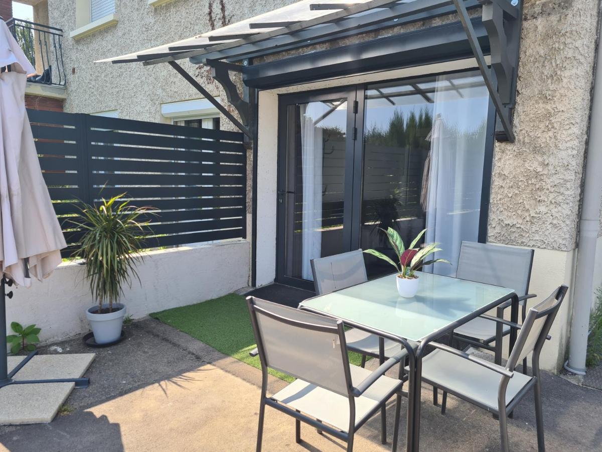 Spacieux Studio Dans Le Beaujolais Saint-Georges-de-Reneins Εξωτερικό φωτογραφία