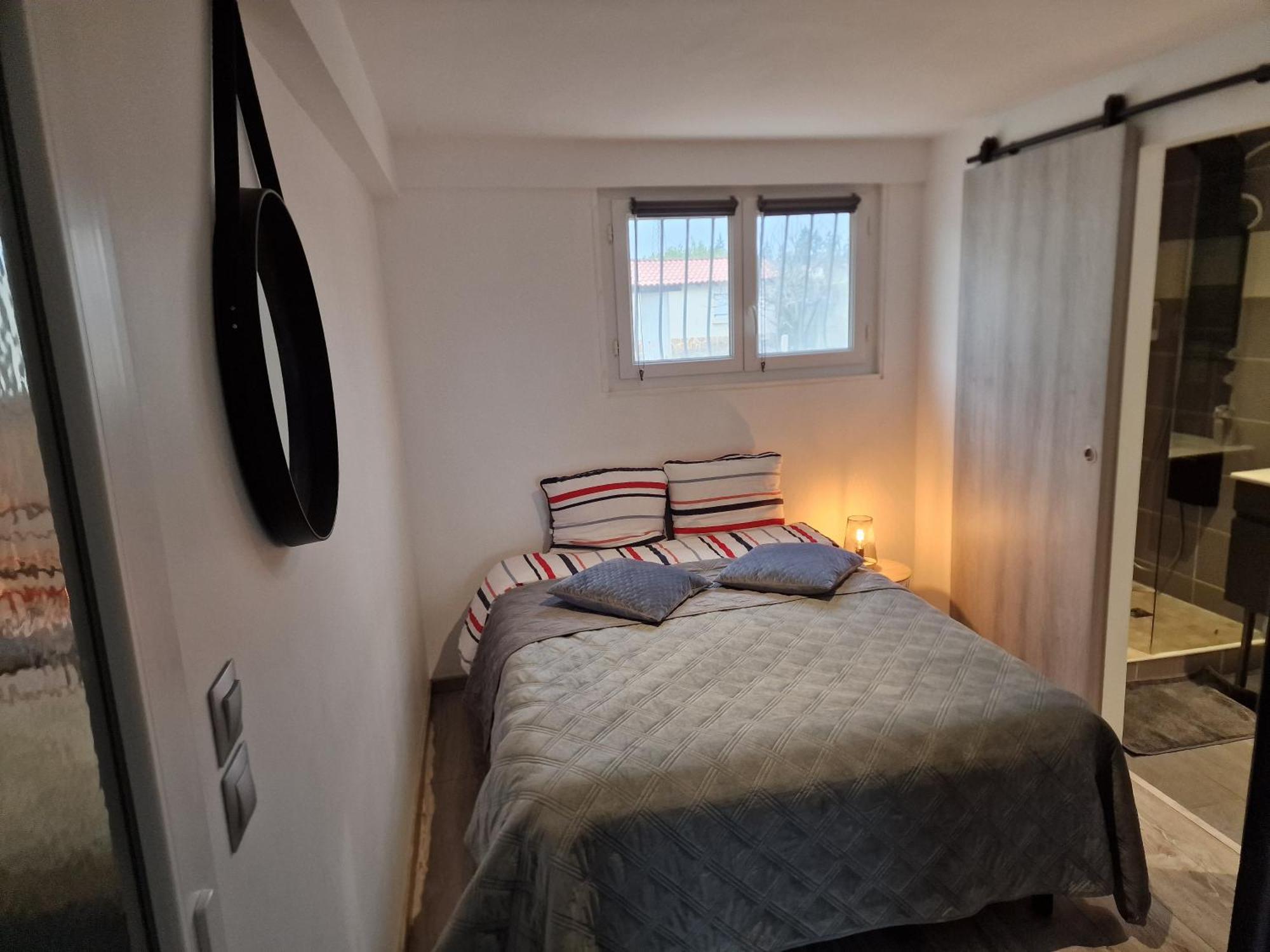 Spacieux Studio Dans Le Beaujolais Saint-Georges-de-Reneins Εξωτερικό φωτογραφία